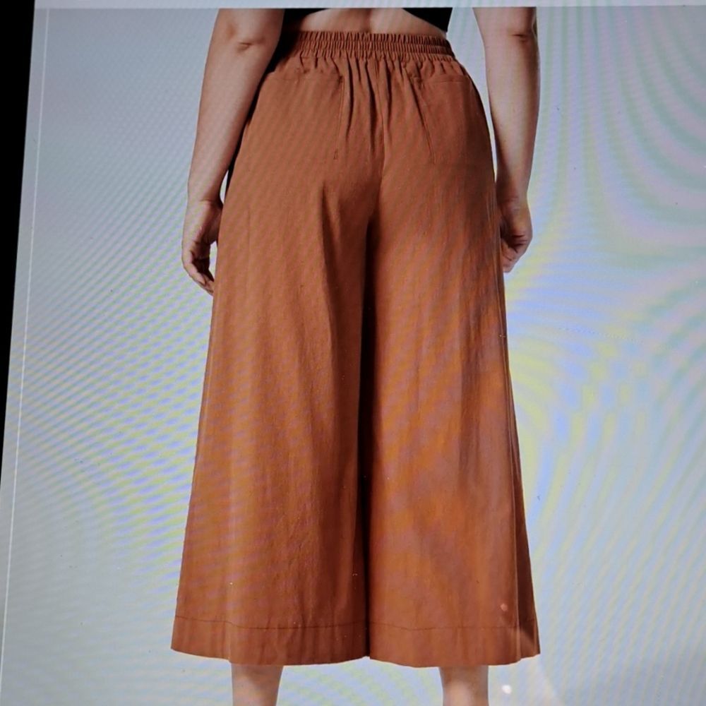 LARGE   HALARA PLICATED WIDE LEG PALAZZO CAPRI - Picture 2 of 11
